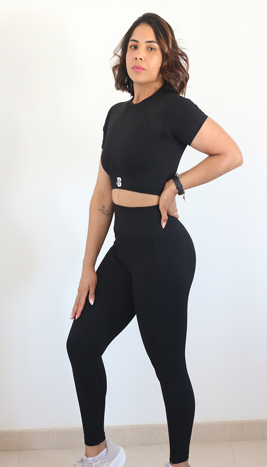 Conjunto Desportivo Feminino 2 Peças – Top + Leggings